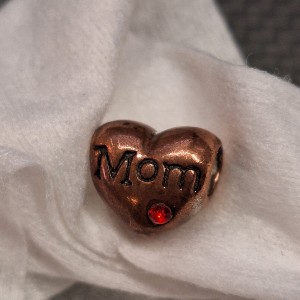 Heart-Shaped 'Mom' Charm in Bronze with Red Accent